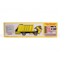 Model Plastikowy - Ciężarówka Śmieciarka 1:25 Ford C-900 Gar Wood Load Packer Garbage Truck - AMT1247
